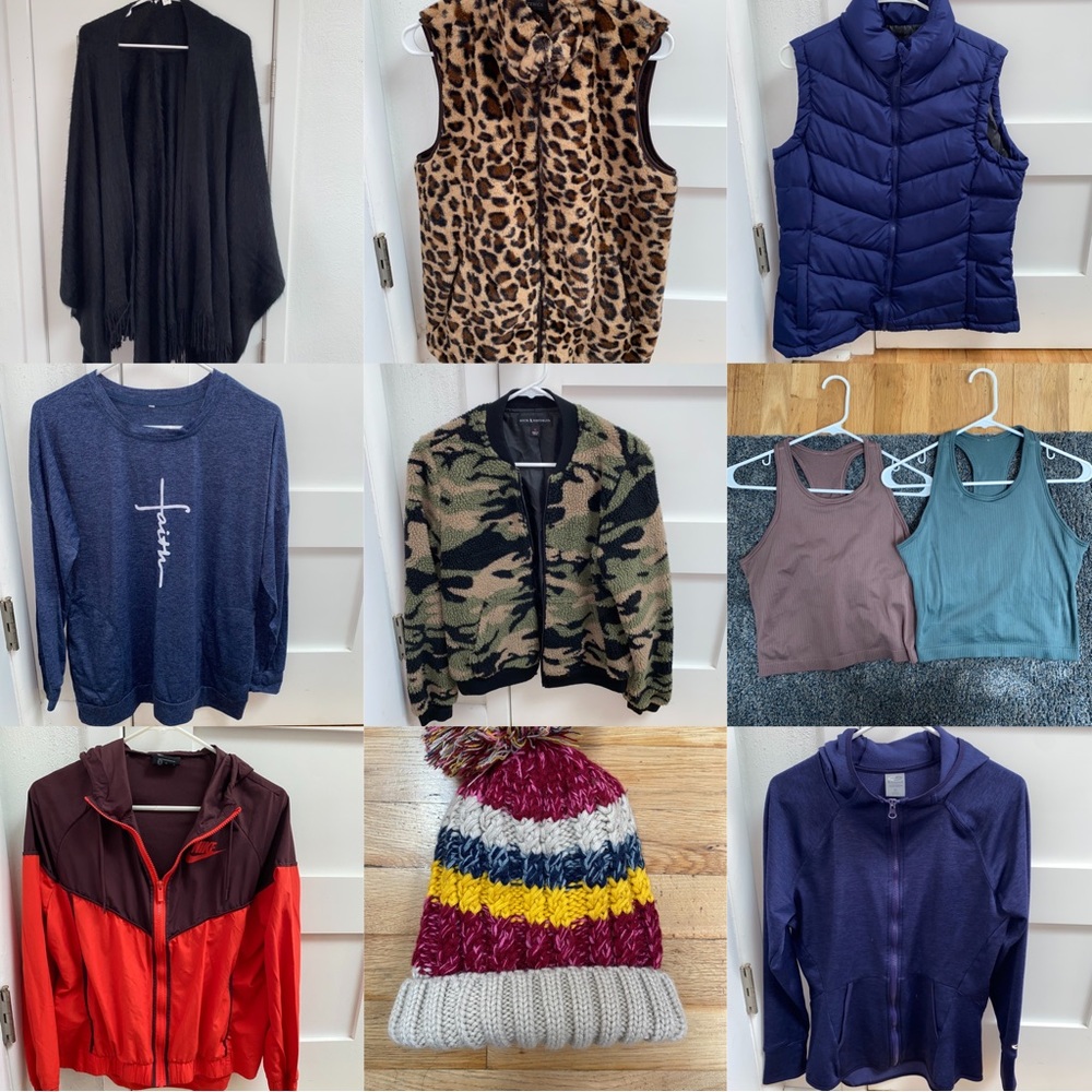 Women’s lot size medium! 🎄🤶🏼
